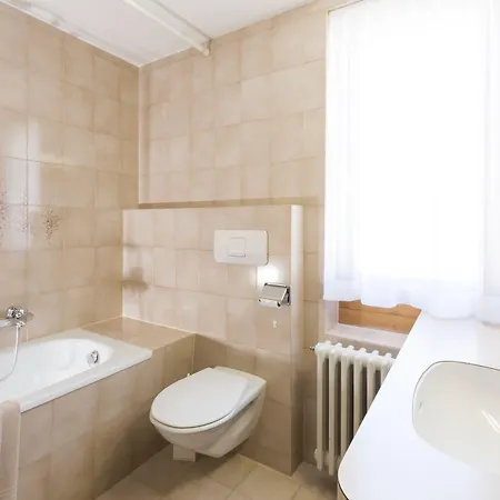 Languard فندق 3*