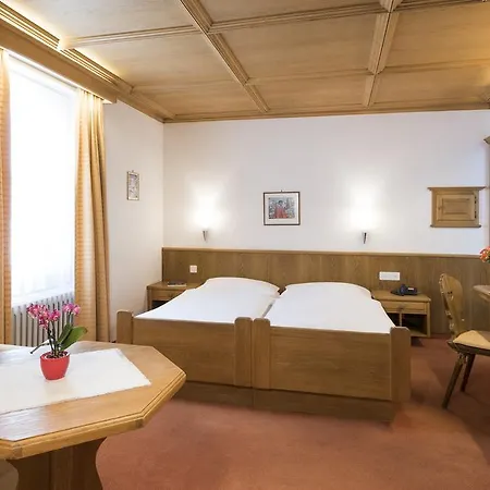 فندق Languard 3*