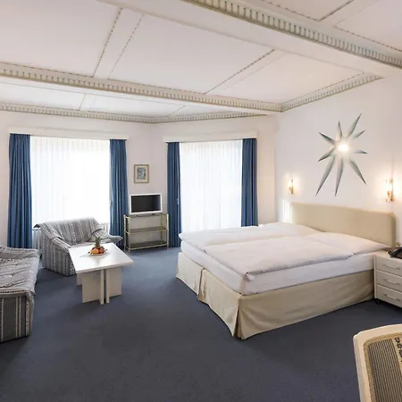 فندق Languard 3*