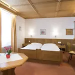 Hotel Languard 3*